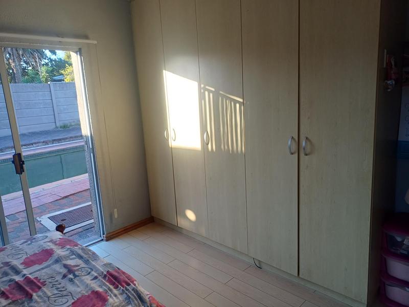 To Let 4 Bedroom Property for Rent in Morgenster Western Cape